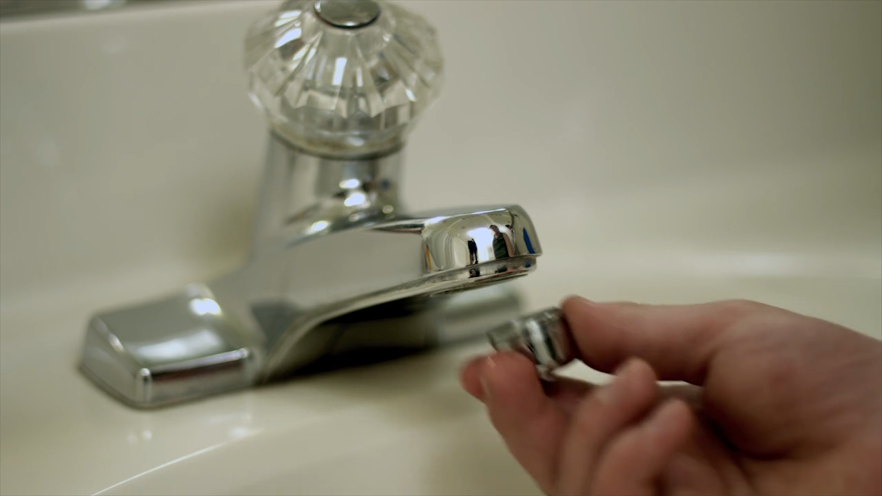 Why You Should Use a Faucet Aerator on Your Sinks Tinker